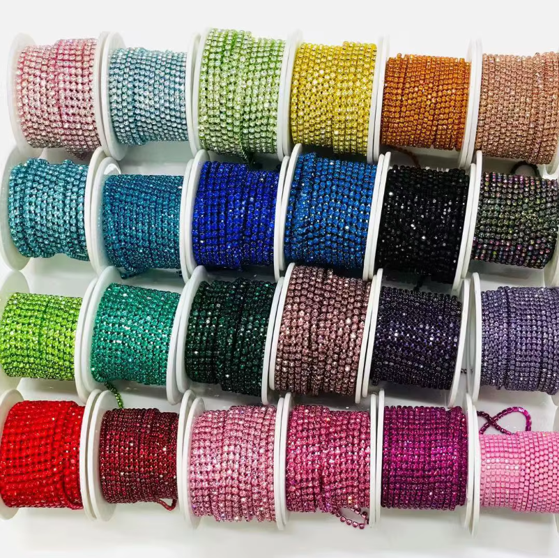 Wholesale crystal rhinestone cup chain with brass chain and crystal stones